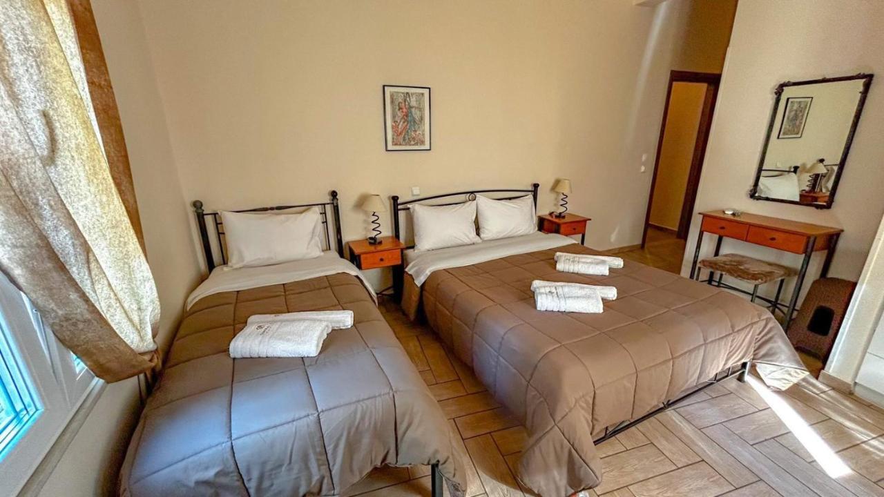 Central 9 Rooms Ermoupoli Exterior foto