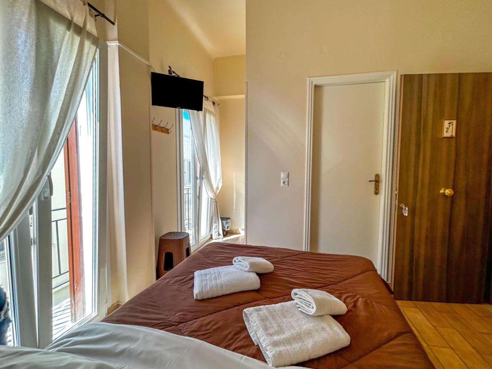 Central 9 Rooms Ermoupoli Habitación foto