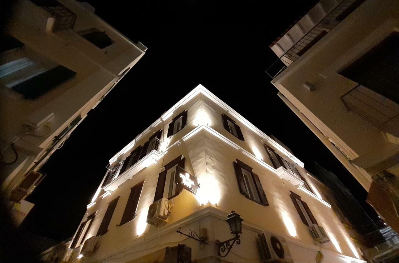 Central 9 Rooms Ermoupoli Exterior foto